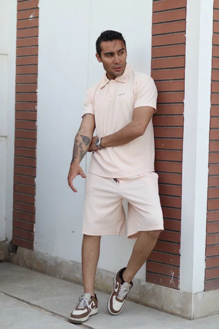 Pullshirt and shorts set