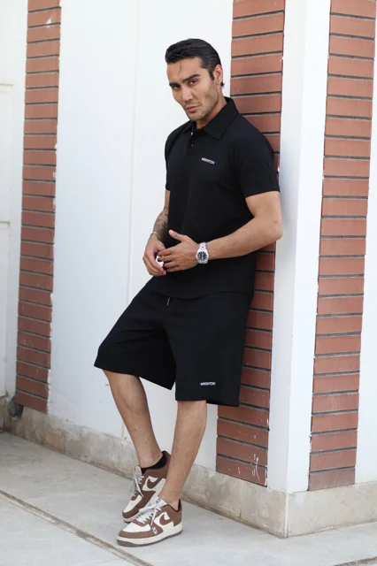 Pullshirt and shorts set