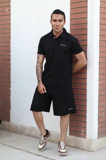 Pullshirt and shorts set