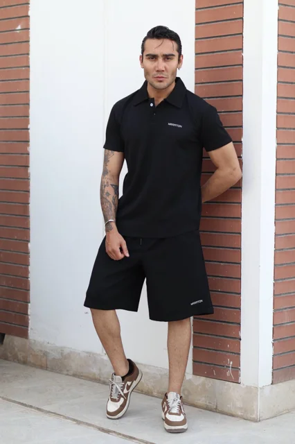 Pullshirt and shorts set